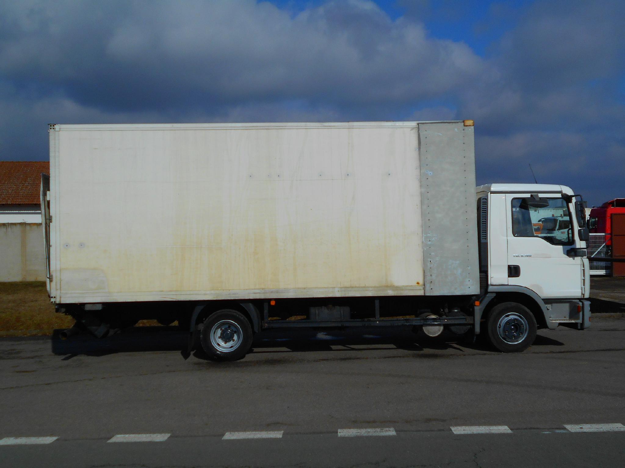 Vozidlo MAN TGL 8.180