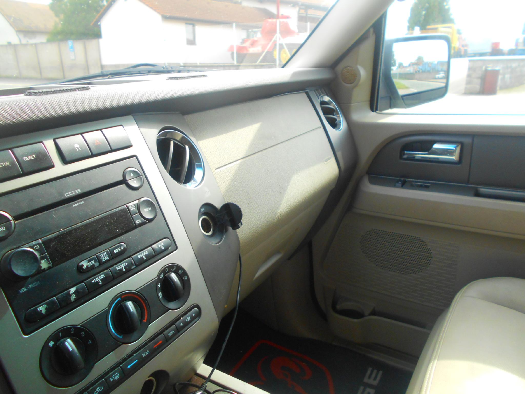 Vozidlo FORD T1 EXPEDITION