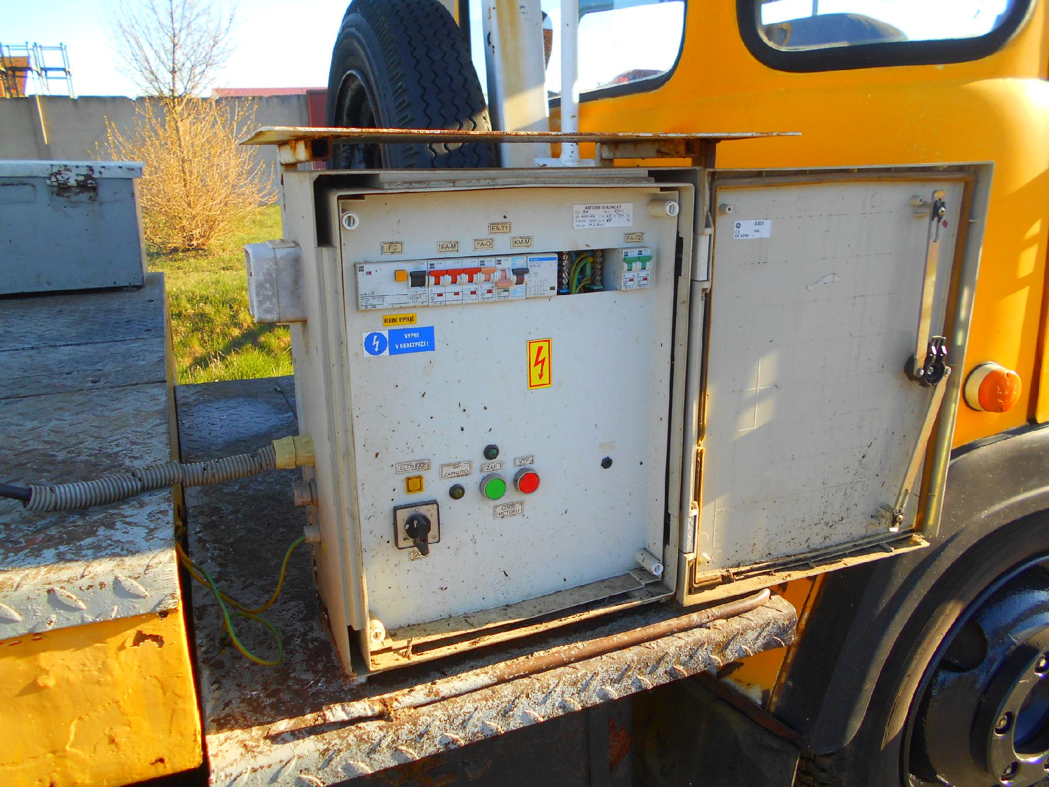 Vozidlo AVIA A30K plo�ina