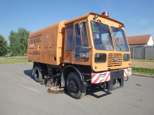 Vozidlo IFA zameták